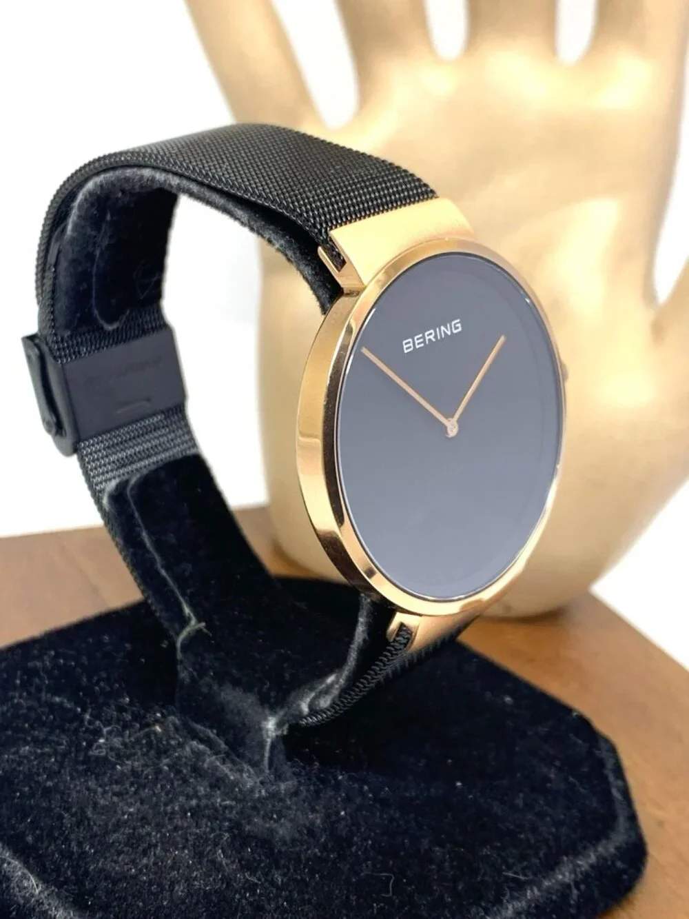 Bering Men's Watch 14539-166 Quartz Rose Gold Black Mesh Stainless Steel 39mm